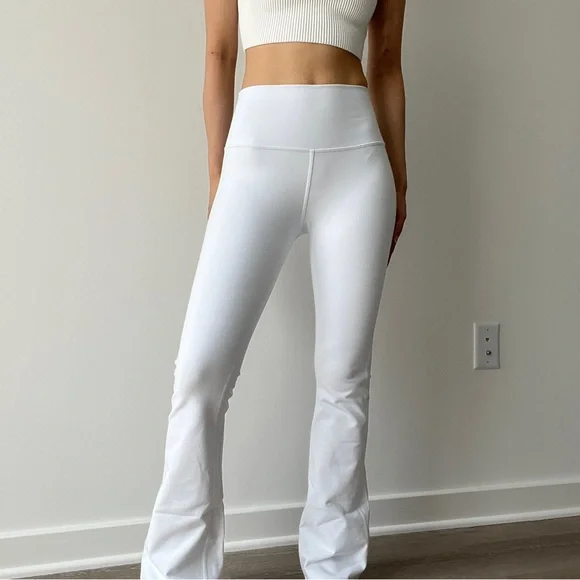ALO Yoga | Pants & Jumpsuits | Alo Yoga White Airbrush Highwaist